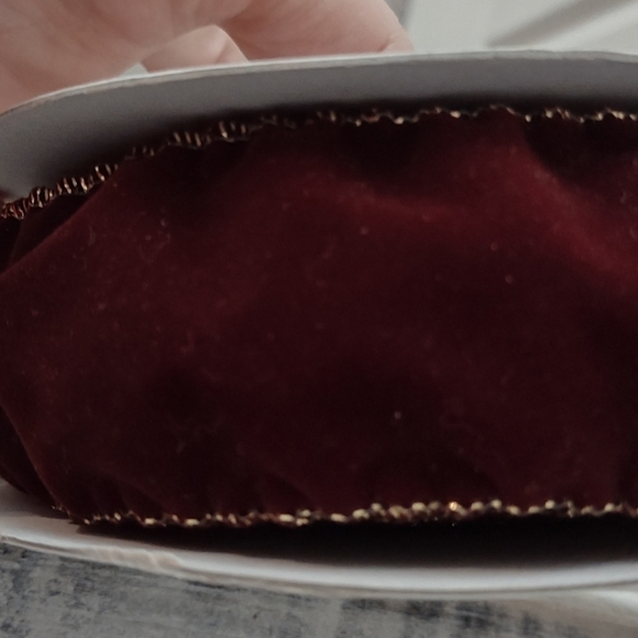 LARGE Bundle Burgundy Velvet Ribbon & Bows - Picture 5 of 12